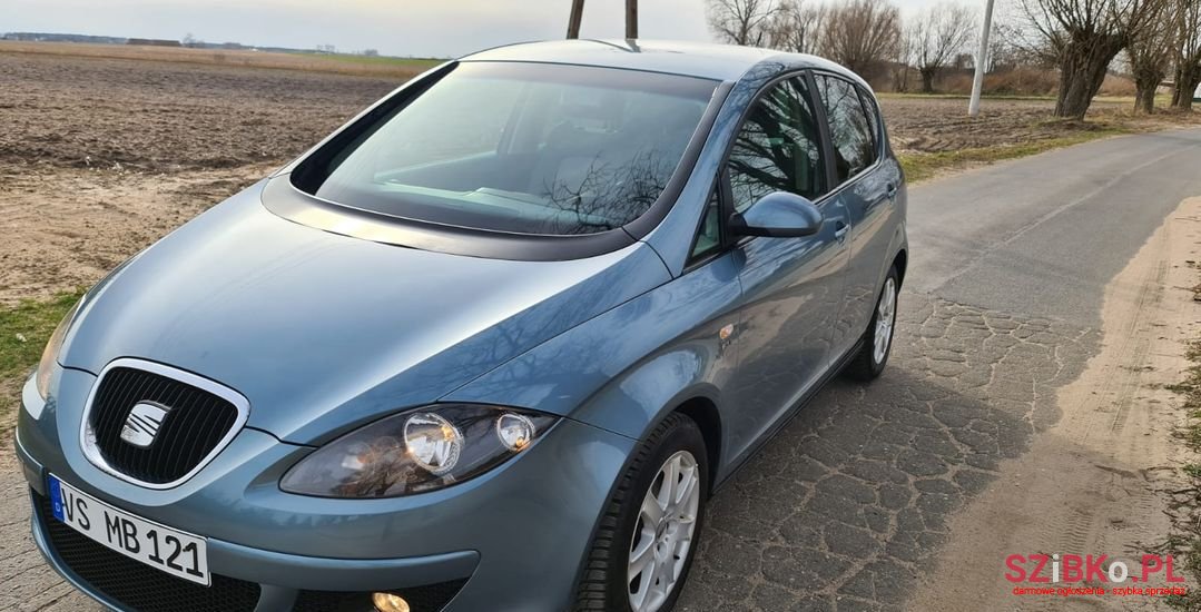 2004' SEAT Altea photo #3