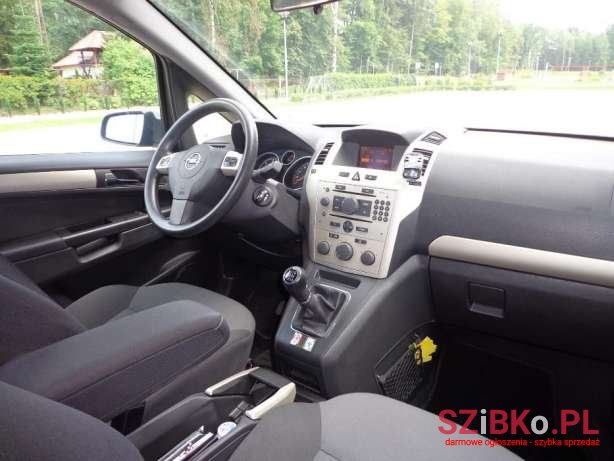 2009' Opel Zafira photo #2
