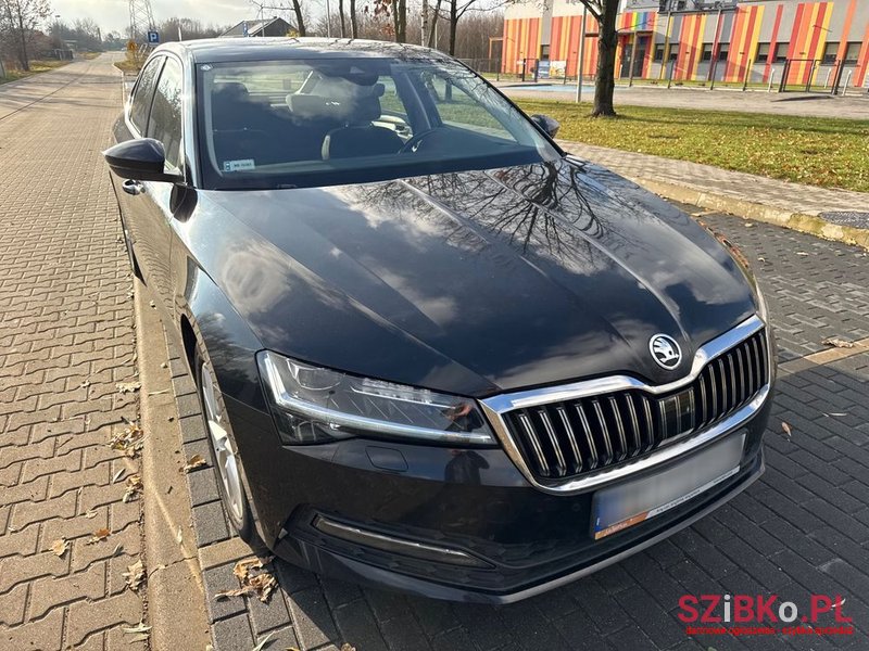 2020' Skoda Superb 2.0 Tdi Scr Ambition Dsg photo #4