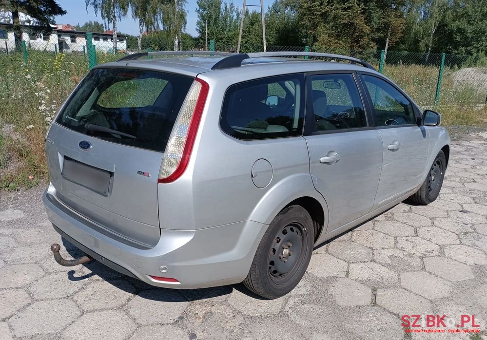 2010' Ford Focus photo #5