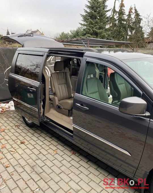 2015' Chrysler Town & Country photo #6