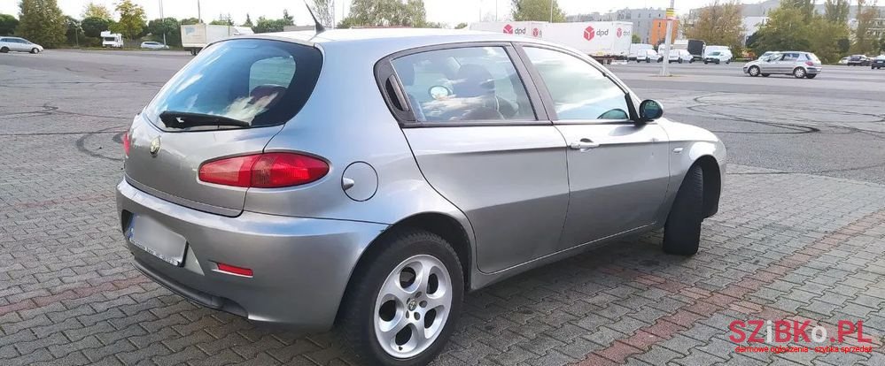 2005' Alfa Romeo 147 photo #6