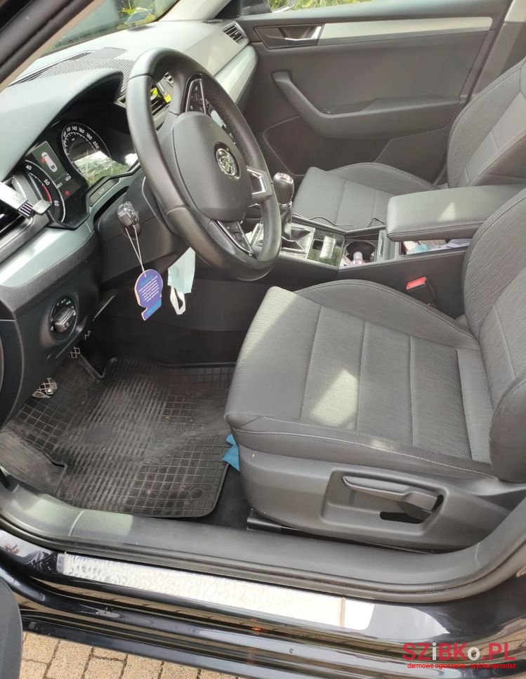 2016' Skoda Superb 2.0 Tdi Ambition photo #6