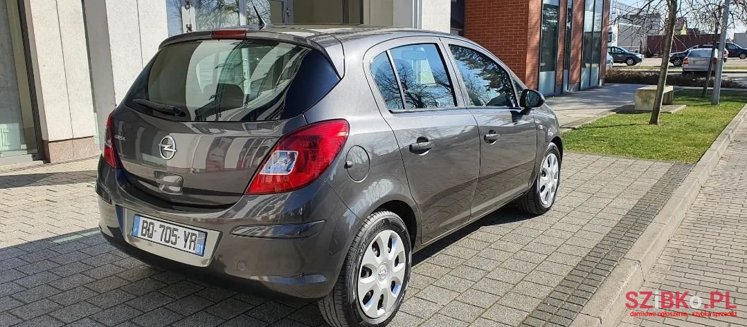 2011' Opel Corsa photo #3
