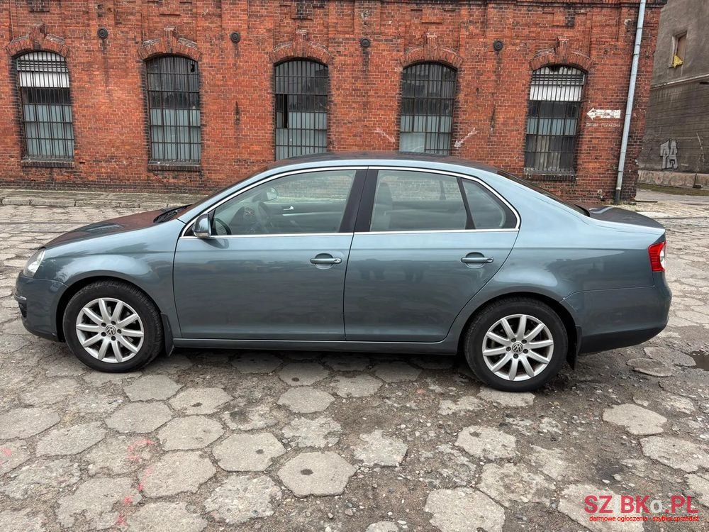 2007' Volkswagen Jetta photo #3