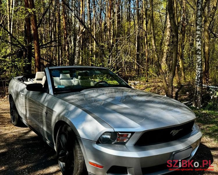 2011' Ford Mustang 3.7 V6 photo #2