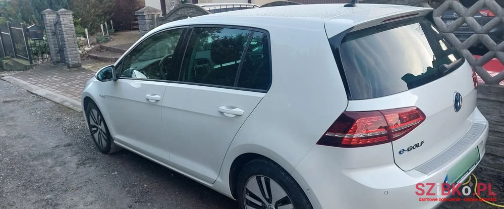 2015' Volkswagen Golf E-Golf photo #4