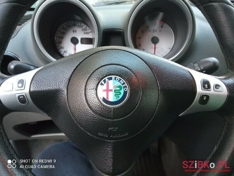 2004' Alfa Romeo 156 photo #2