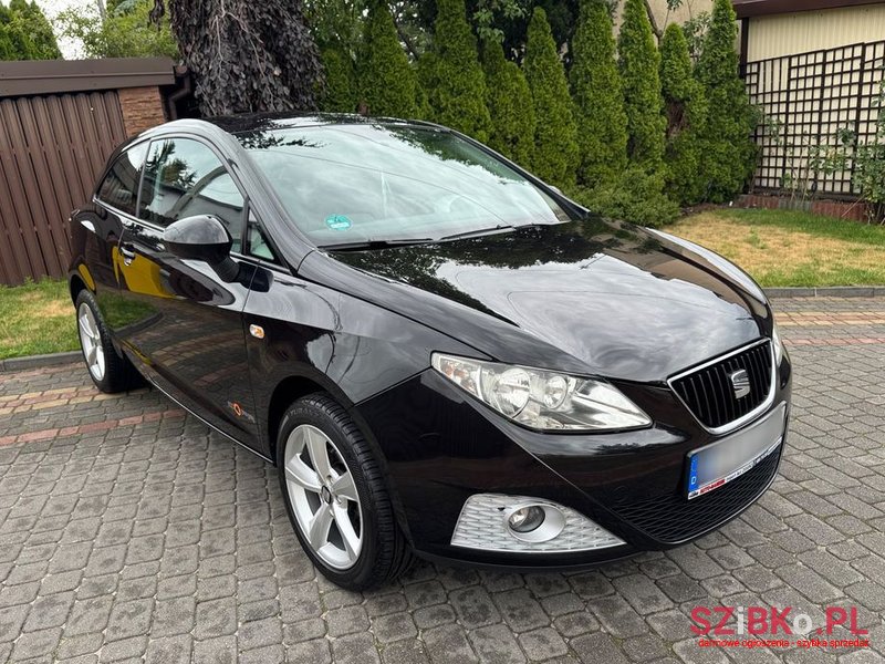 2010' SEAT Ibiza photo #2