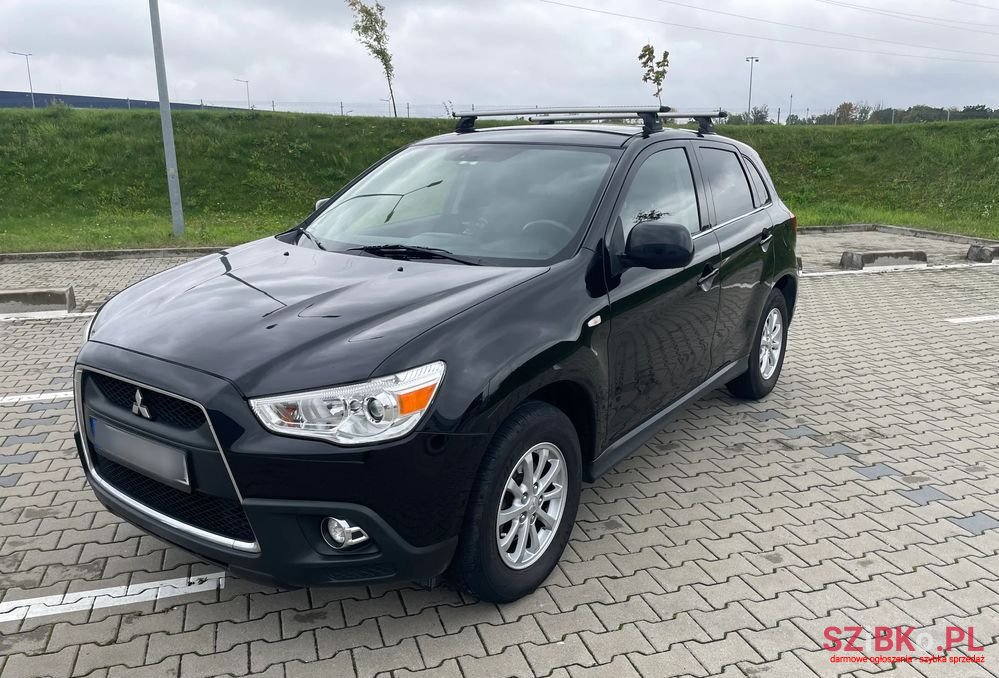 2011' Mitsubishi ASX photo #6