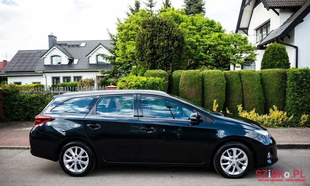 2014' Toyota Auris photo #4