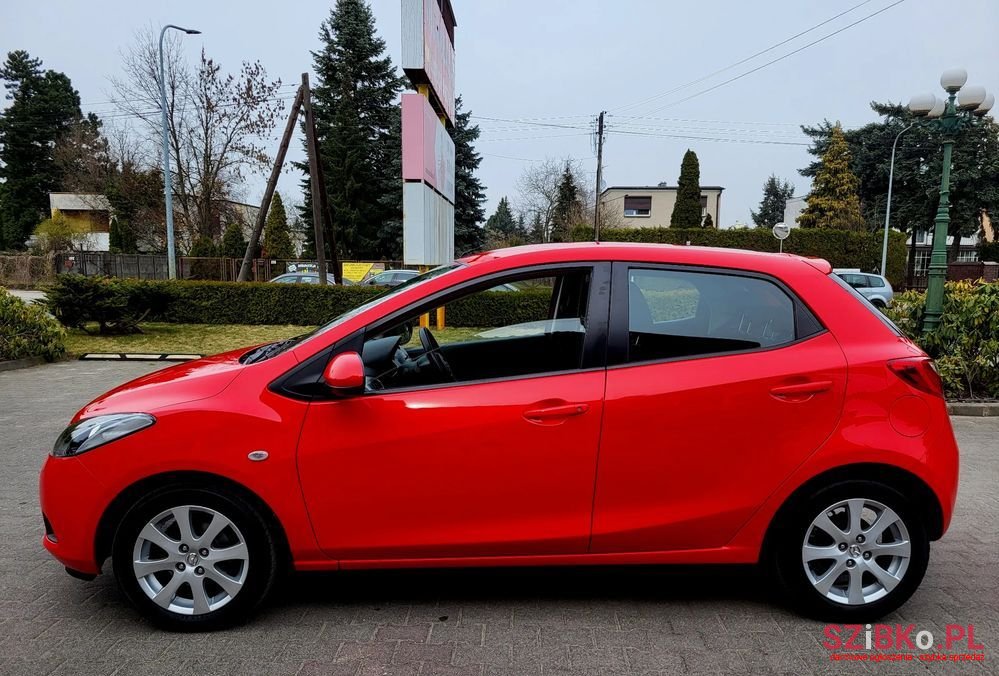 2009' Mazda 2 photo #5