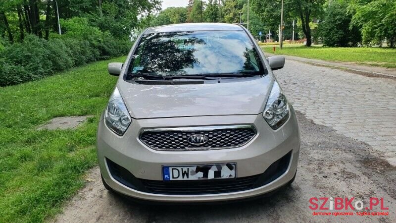 2011' Kia Venga photo #2