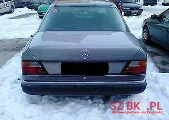 1991' Mercedes-Benz W124 photo #2