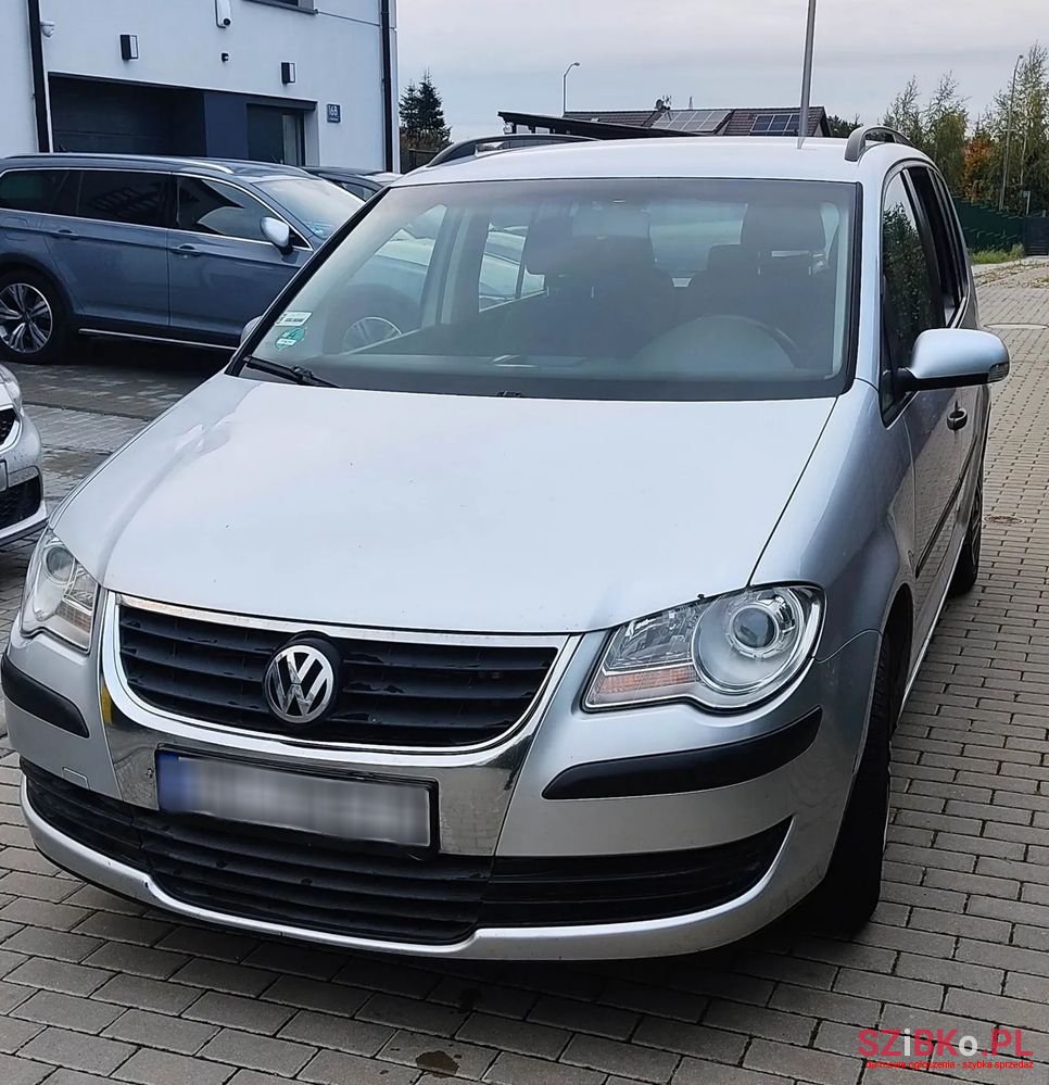 2006' Volkswagen Touran 1.9 Tdi Trendline photo #1