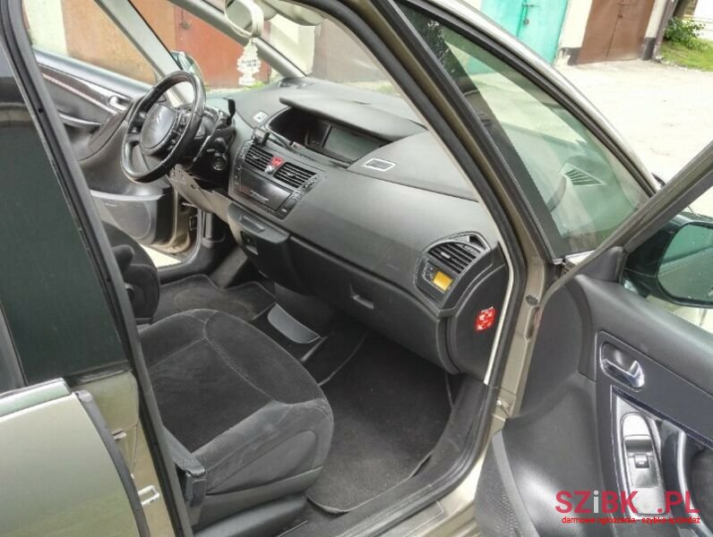 2009' Citroen C4 Picasso photo #3
