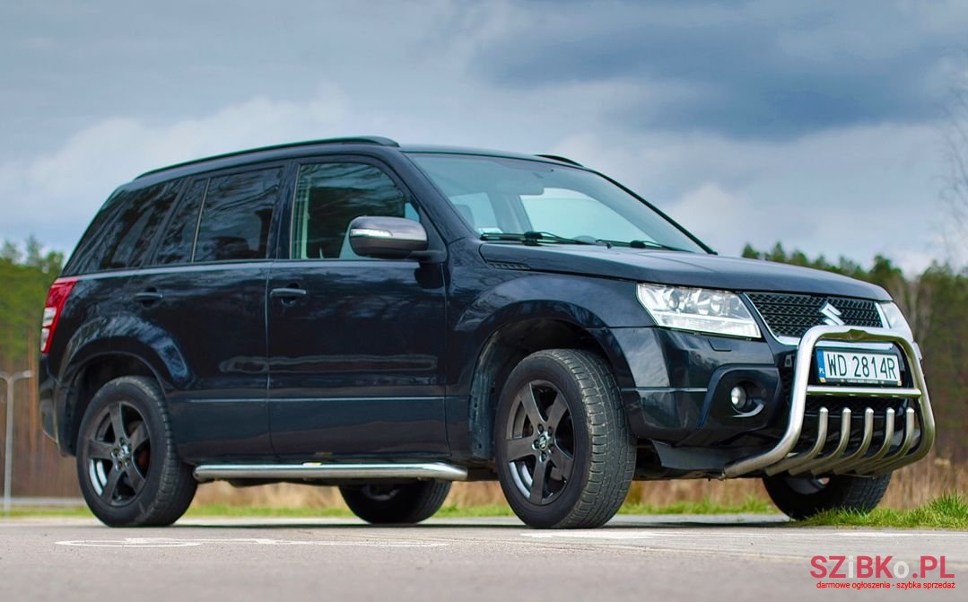 2010' Suzuki Grand Vitara photo #1