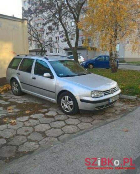 2002' Volkswagen Golf photo #1