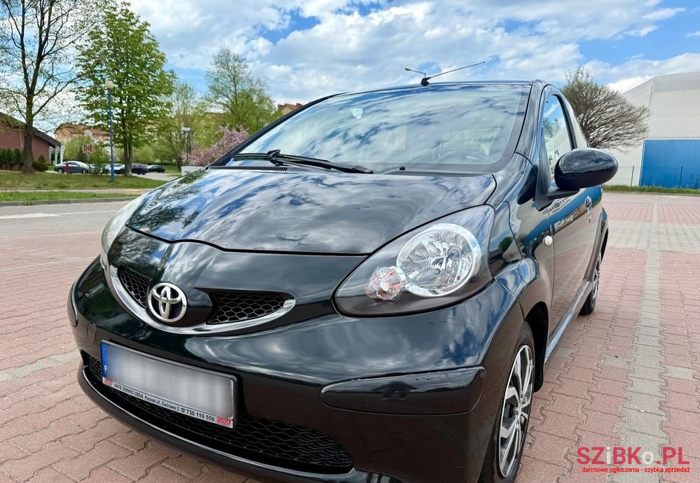 2006' Toyota Aygo photo #1