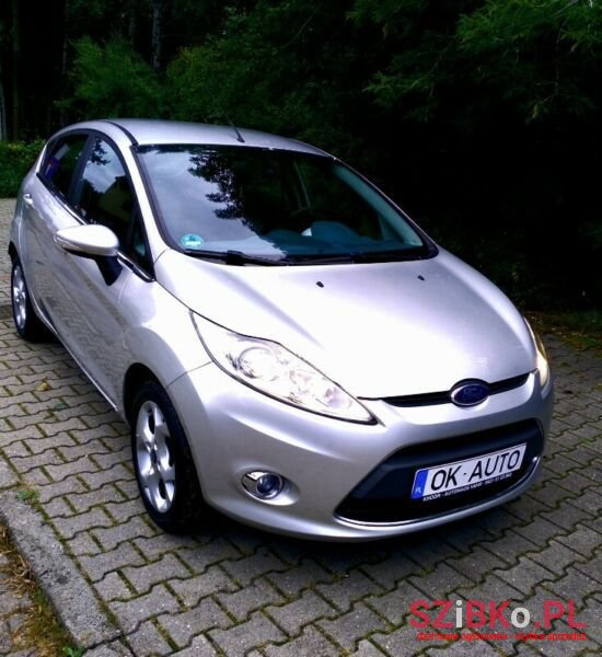 2011' Ford Fiesta photo #1