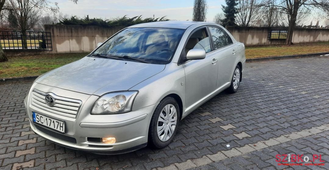 2004' Toyota Avensis photo #4