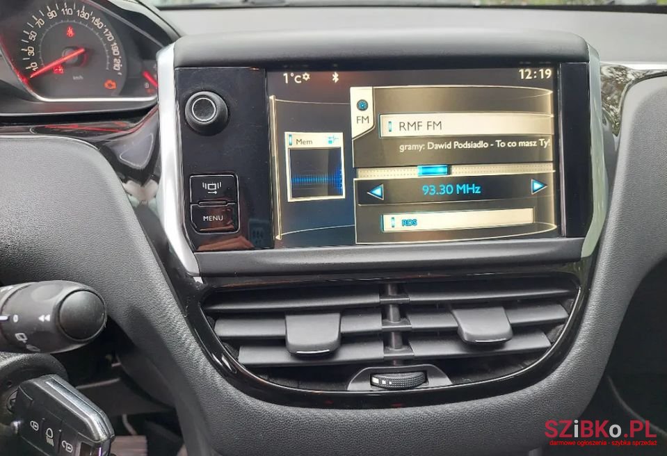 2013' Peugeot 208 photo #6