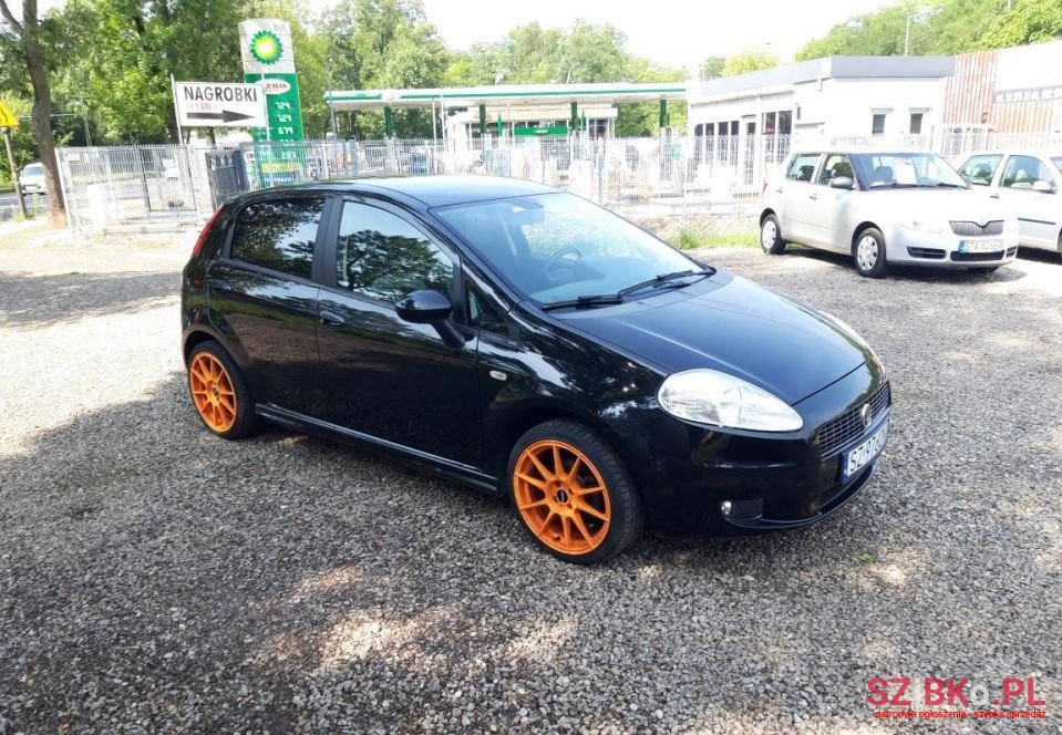 2009' Fiat Grande Punto photo #1