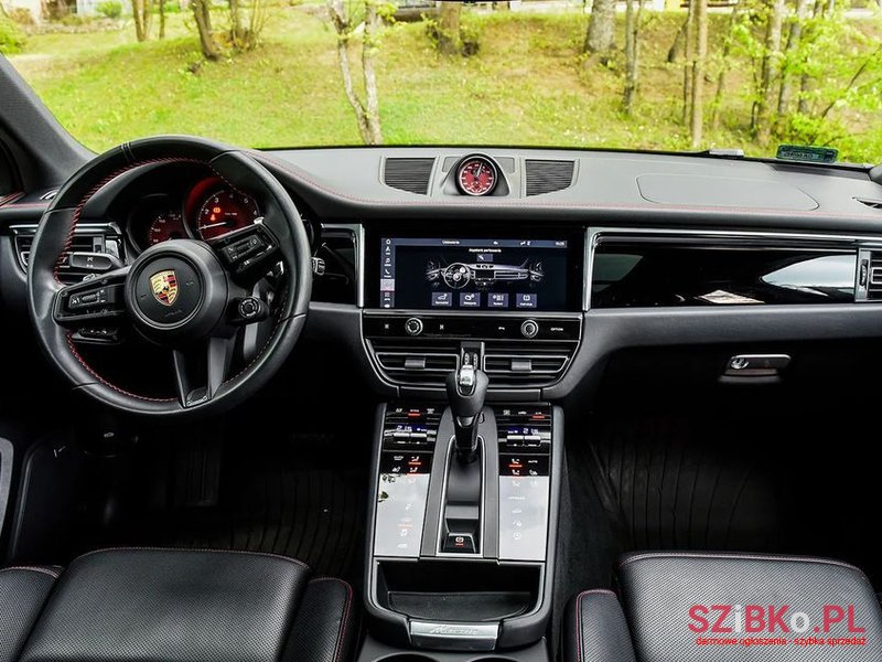 2022' Porsche Macan Standard photo #6