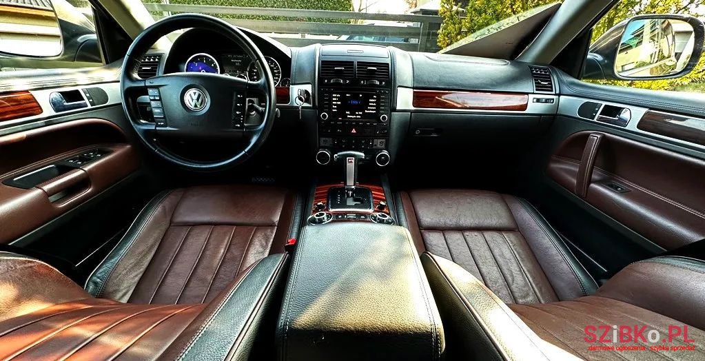 2007' Volkswagen Touareg photo #6