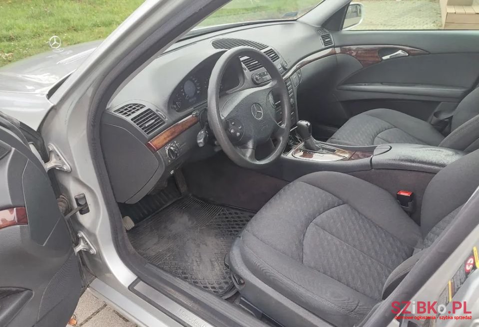 2003' Mercedes-Benz Klasa E photo #5