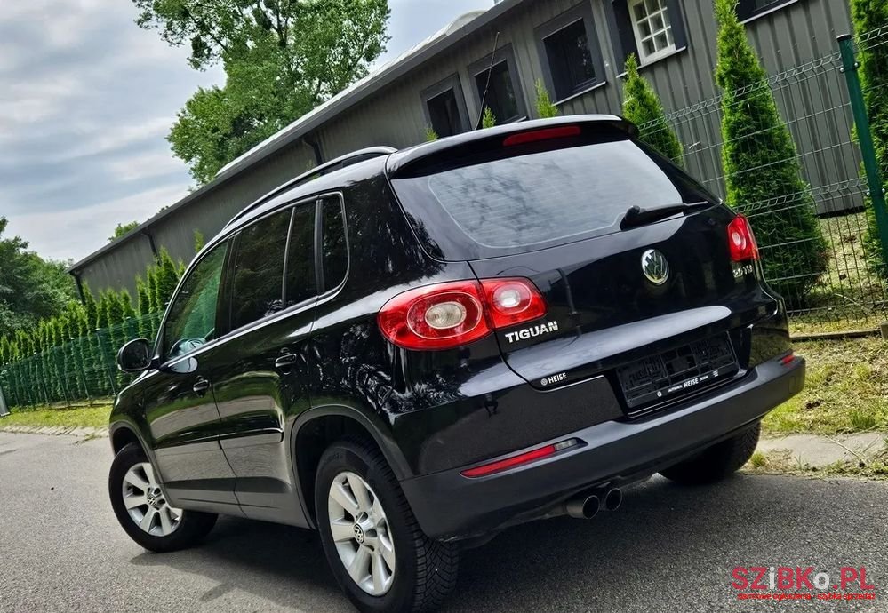 2009' Volkswagen Tiguan photo #3