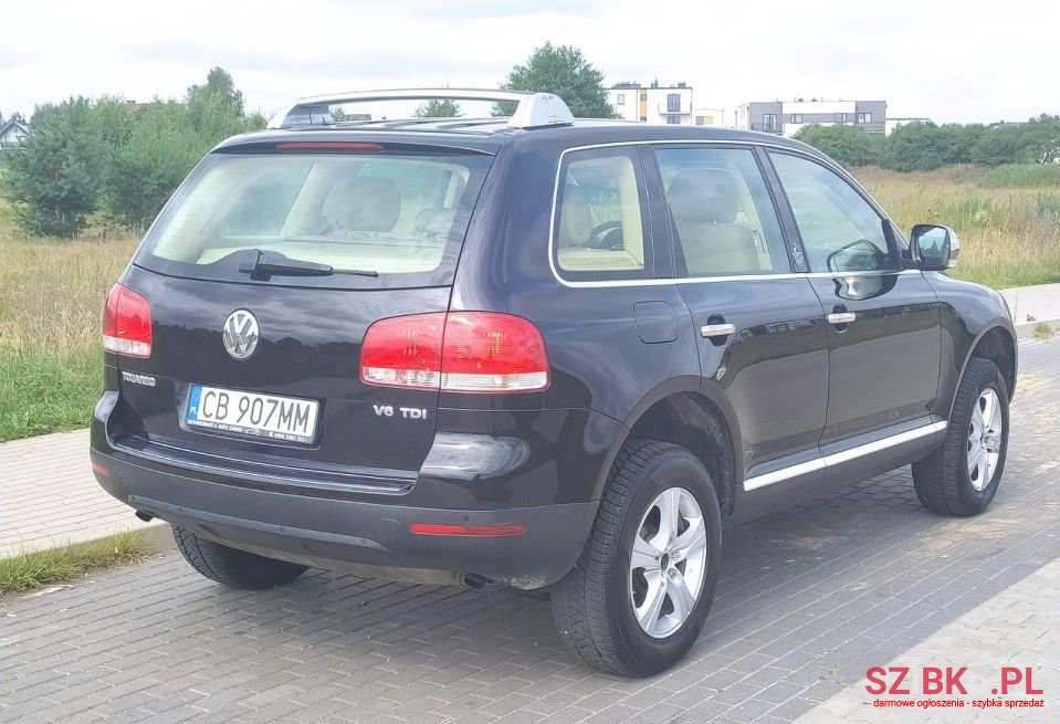 2005' Volkswagen Touareg photo #5