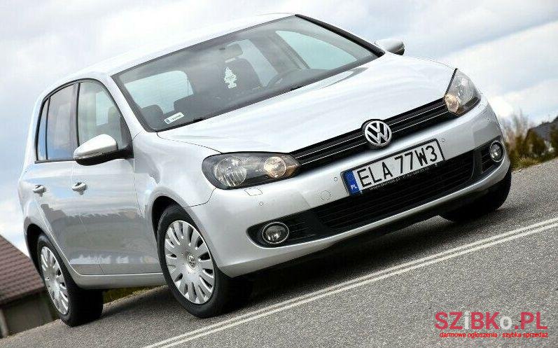 2010' Volkswagen Golf photo #1