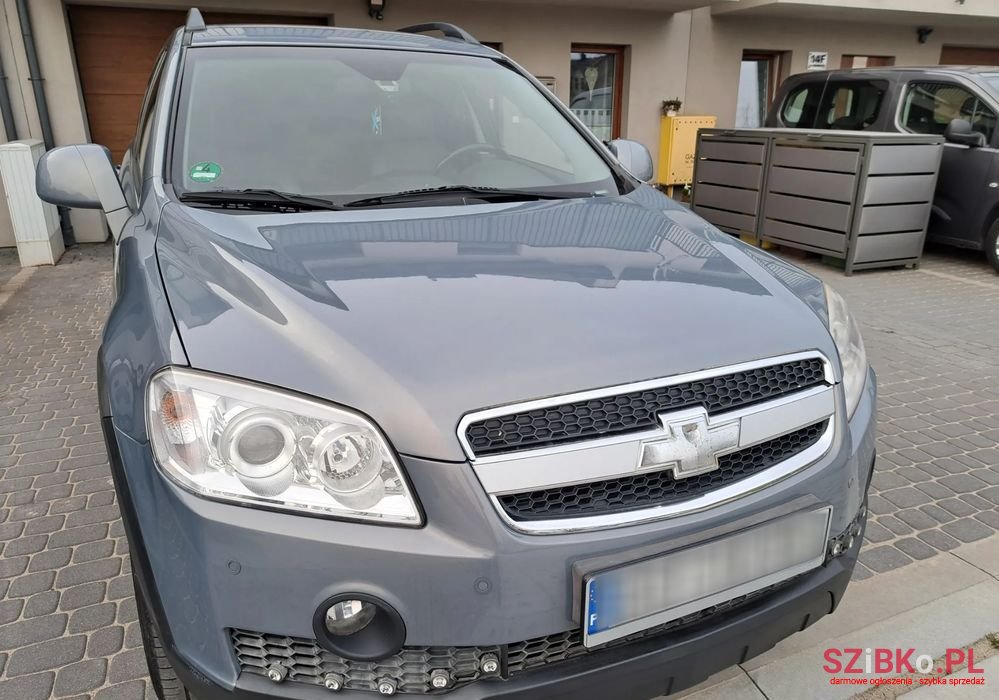 2009' Chevrolet Captiva photo #2