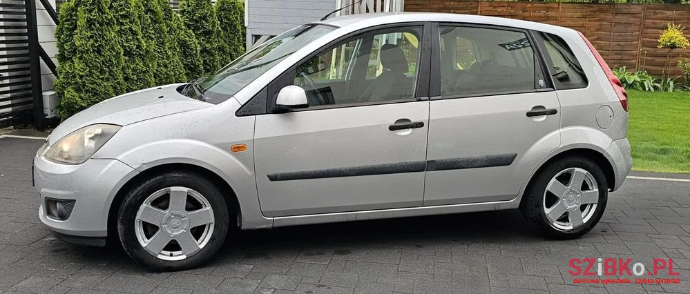 2006' Ford Fiesta 1.6 Tdci Ghia photo #5