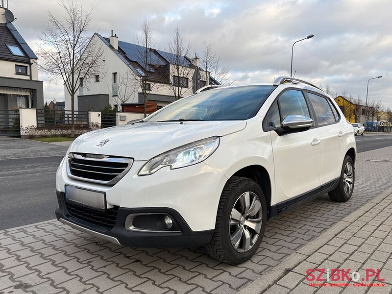 2016' Peugeot 2008 1.2 Pure Tech Style photo #3