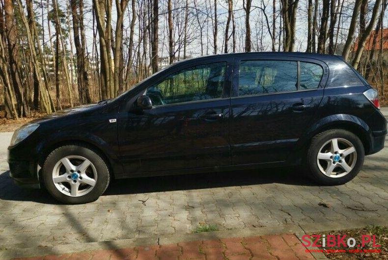 2008' Opel Astra photo #1