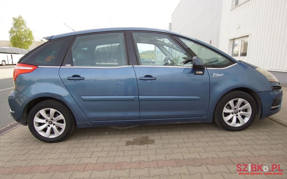 2009' Citroen C4 Picasso photo #6