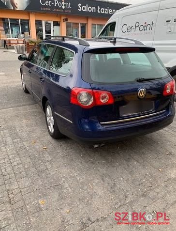 2007' Volkswagen Passat photo #3