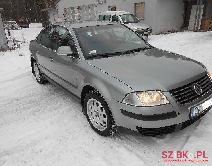 2003' Volkswagen Passat photo #2