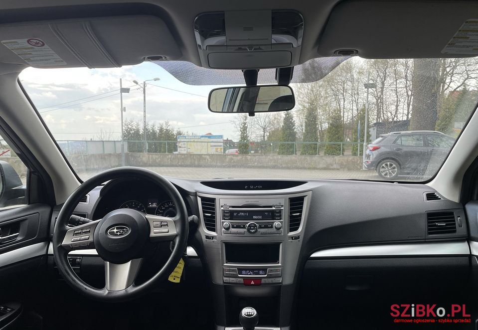 2011' Subaru Legacy photo #6