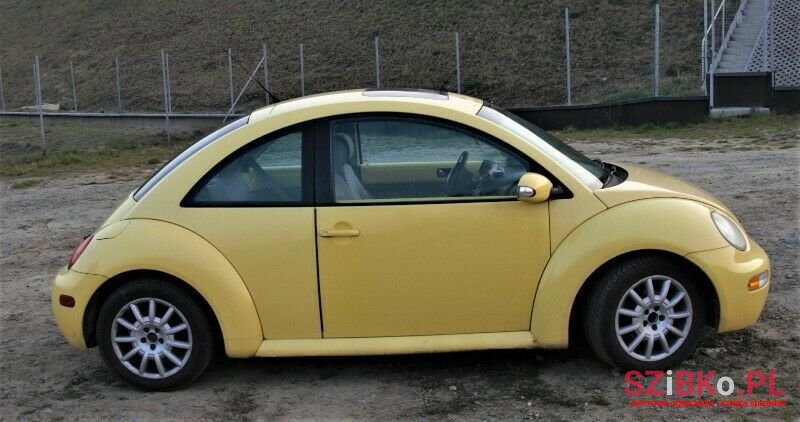 2004' Volkswagen New Beetle photo #1