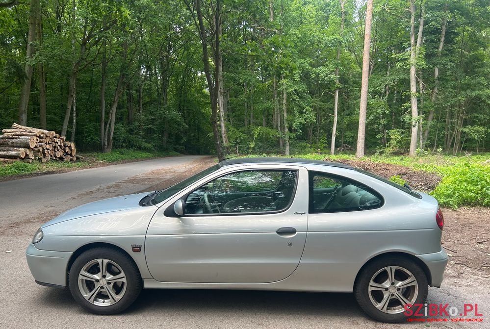 2001' Renault Megane photo #5