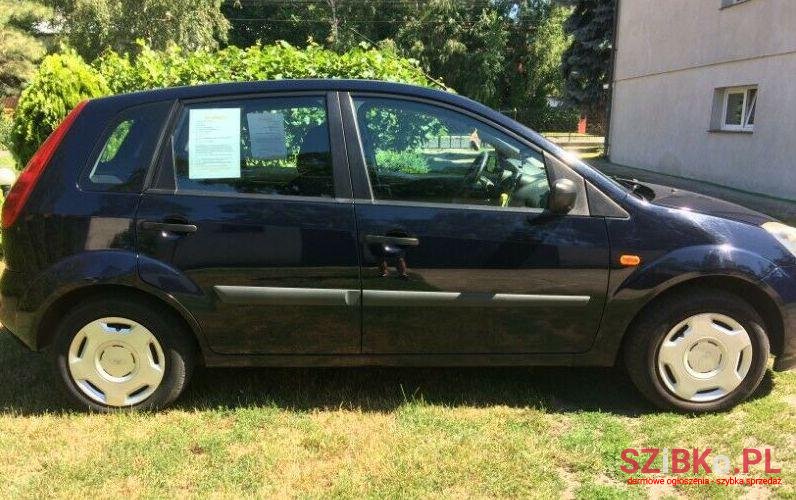 2006' Ford Fiesta photo #2