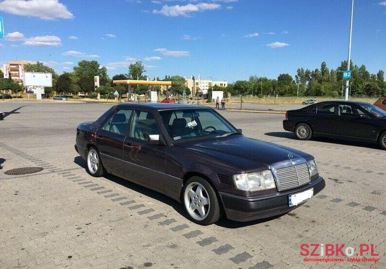 1992' Mercedes-Benz 124 photo #1