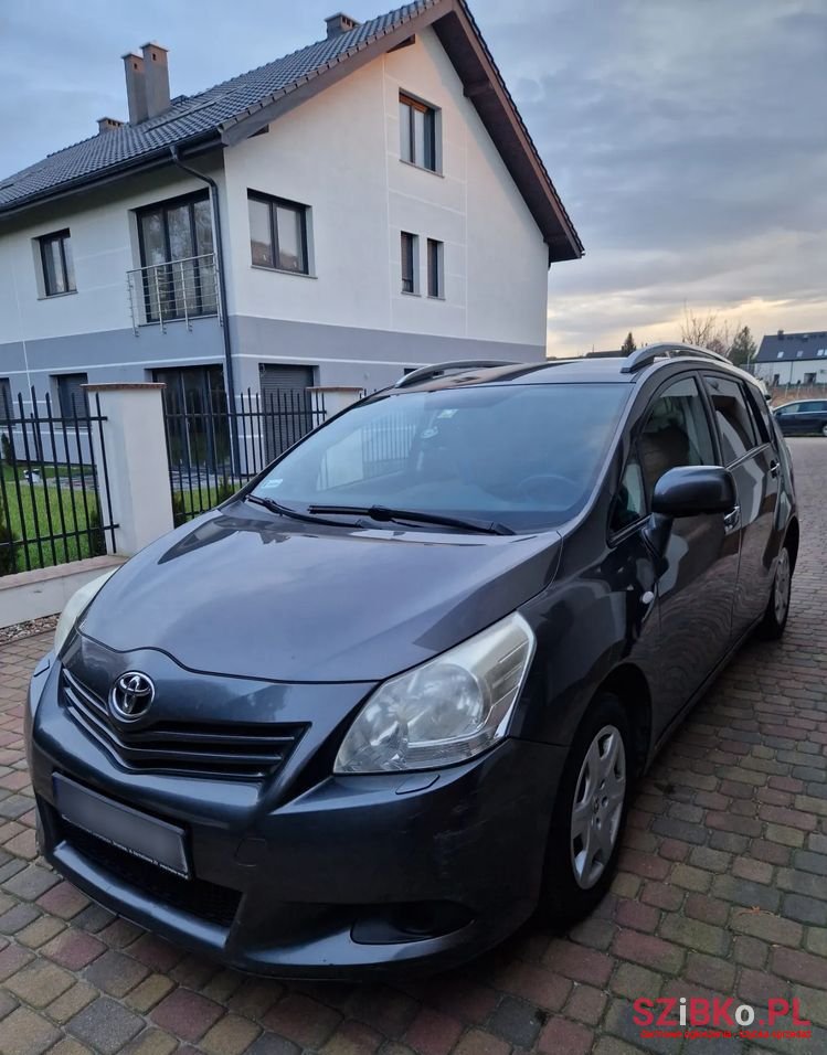 2011' Toyota Verso 1.6 photo #4