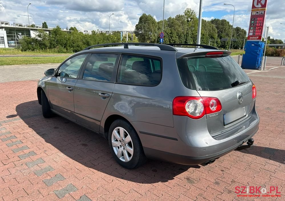 2006' Volkswagen Passat photo #4