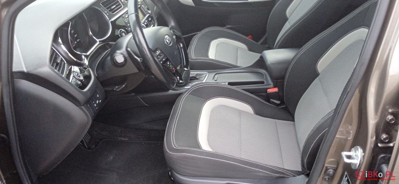 2013' Kia Ceed photo #5