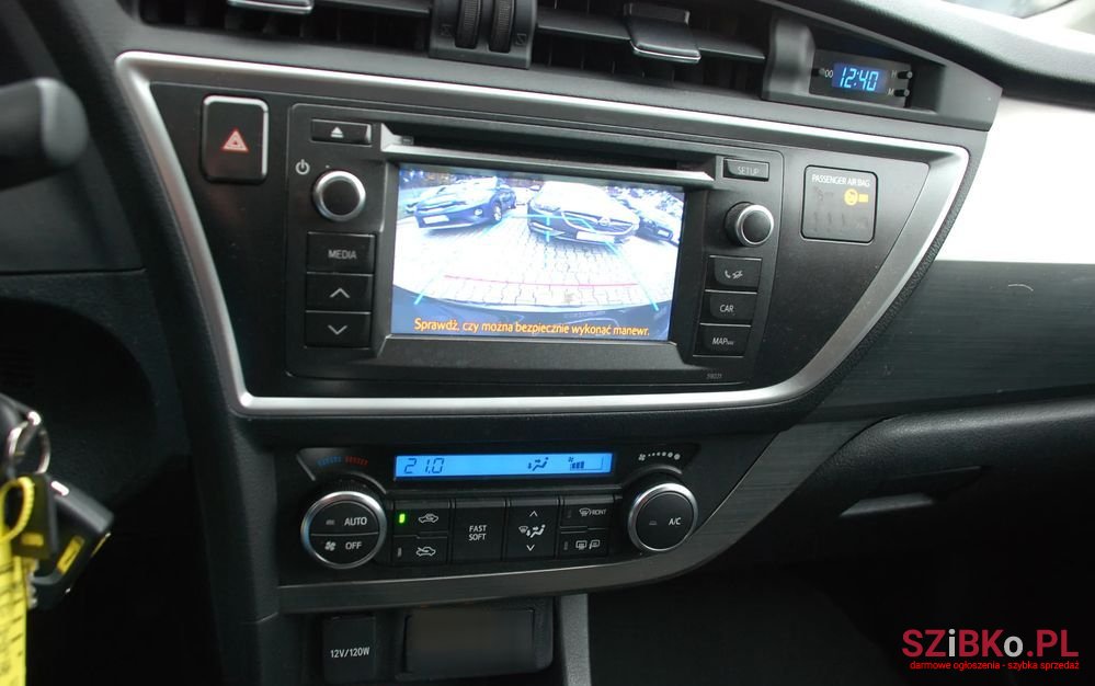 2013' Toyota Auris 1.33 Vvt-I Life+ photo #2