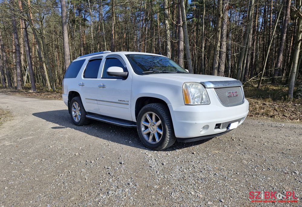 2010' GMC Yukon Denali 6.2 photo #3